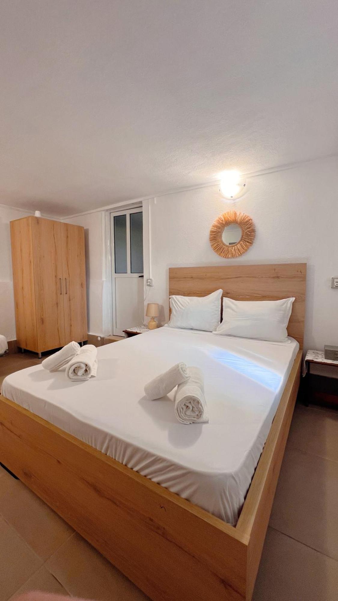 Petra Oliva Apartment Dhërmi Buitenkant foto