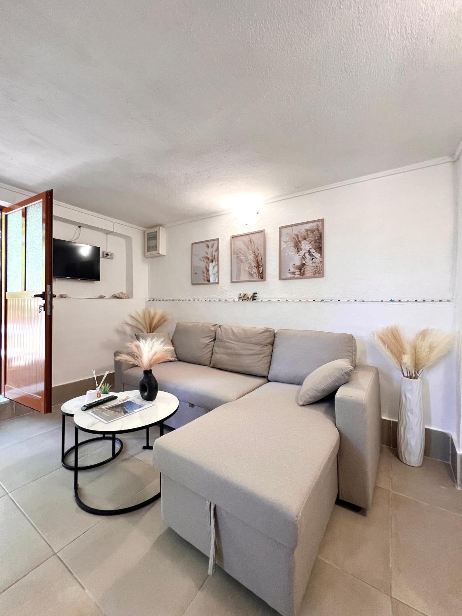 Petra Oliva Apartment Dhërmi Buitenkant foto